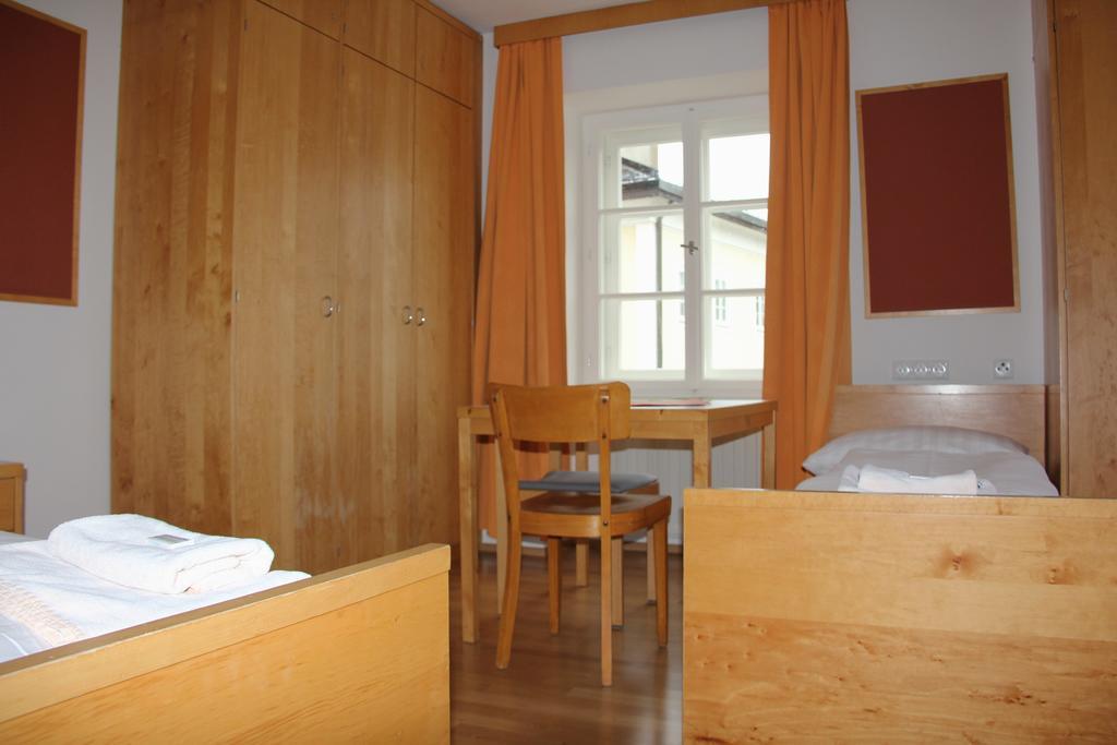 Institut St.Sebastian Hostel Salzburg Exterior photo